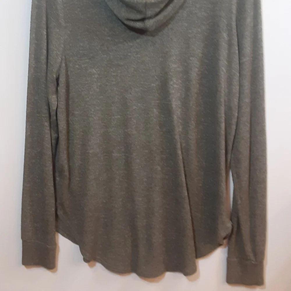 Grayson/Threads gray pull over - Picture 3 of 3